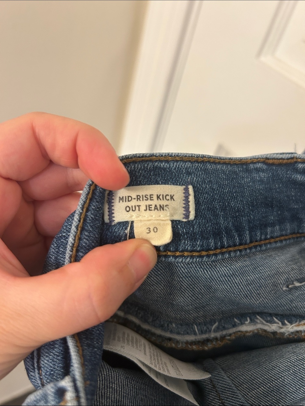Madewell Mid-Rise Kick Out Cropped Jeans - Picture 6 of 6